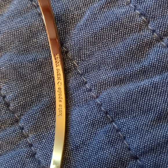 Jeweled Bow Bangle - Picture 4 of 4